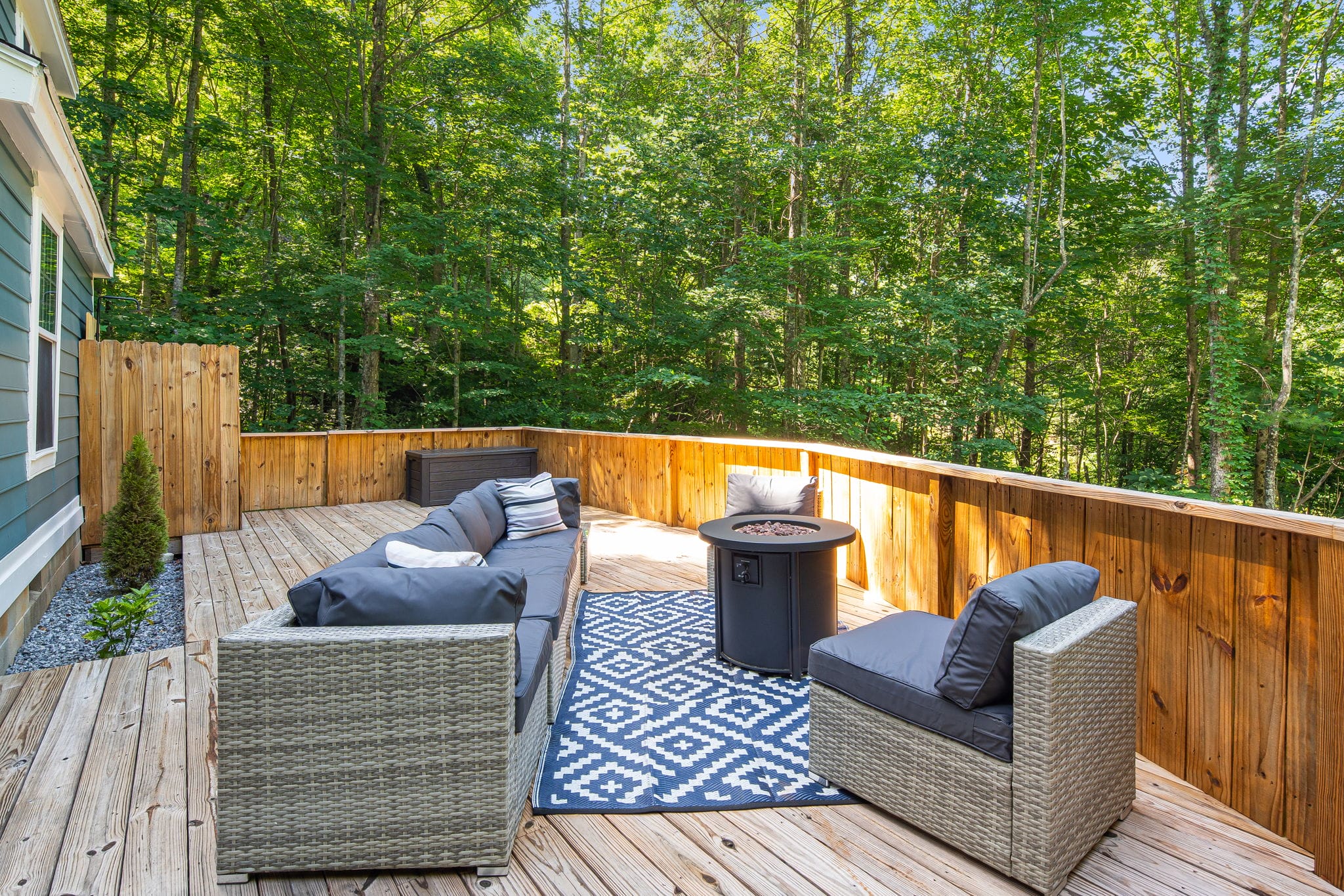 Deck & Fire Pit